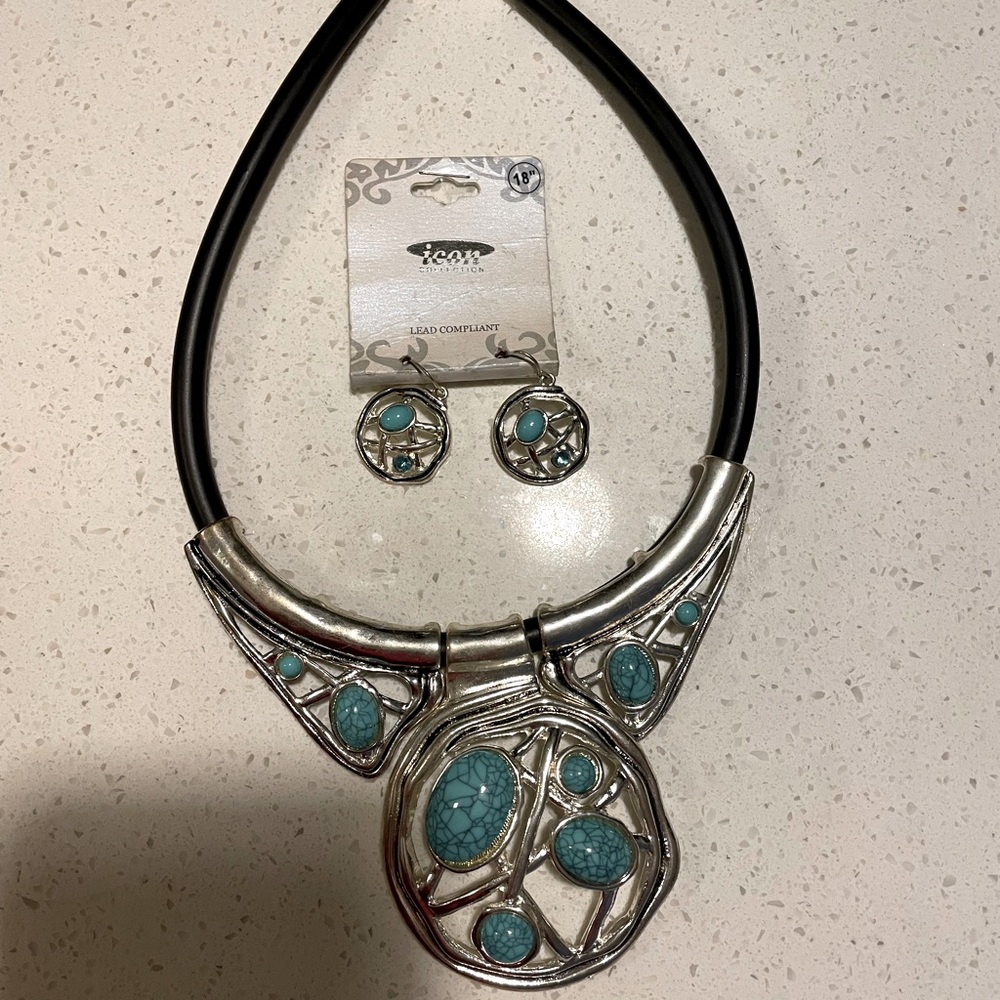 Necklace and earring set